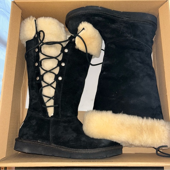 UGG Upside 5163 Boots Size 7 Tall Black Suede Lace Up Sides Studded Sherpa Lined - Picture 1 of 8